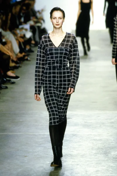 Look 15